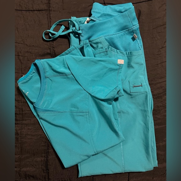 Cherokee Pants - Infinity Teal Scrub Set size XS